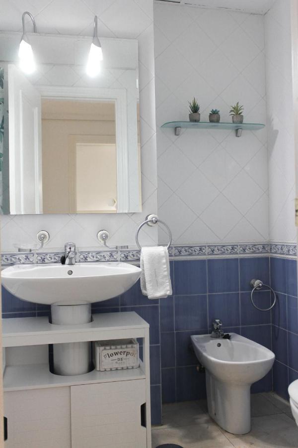 Monkeys Apartments Lumbreras Deluxe Sevilla Eksteriør bilde