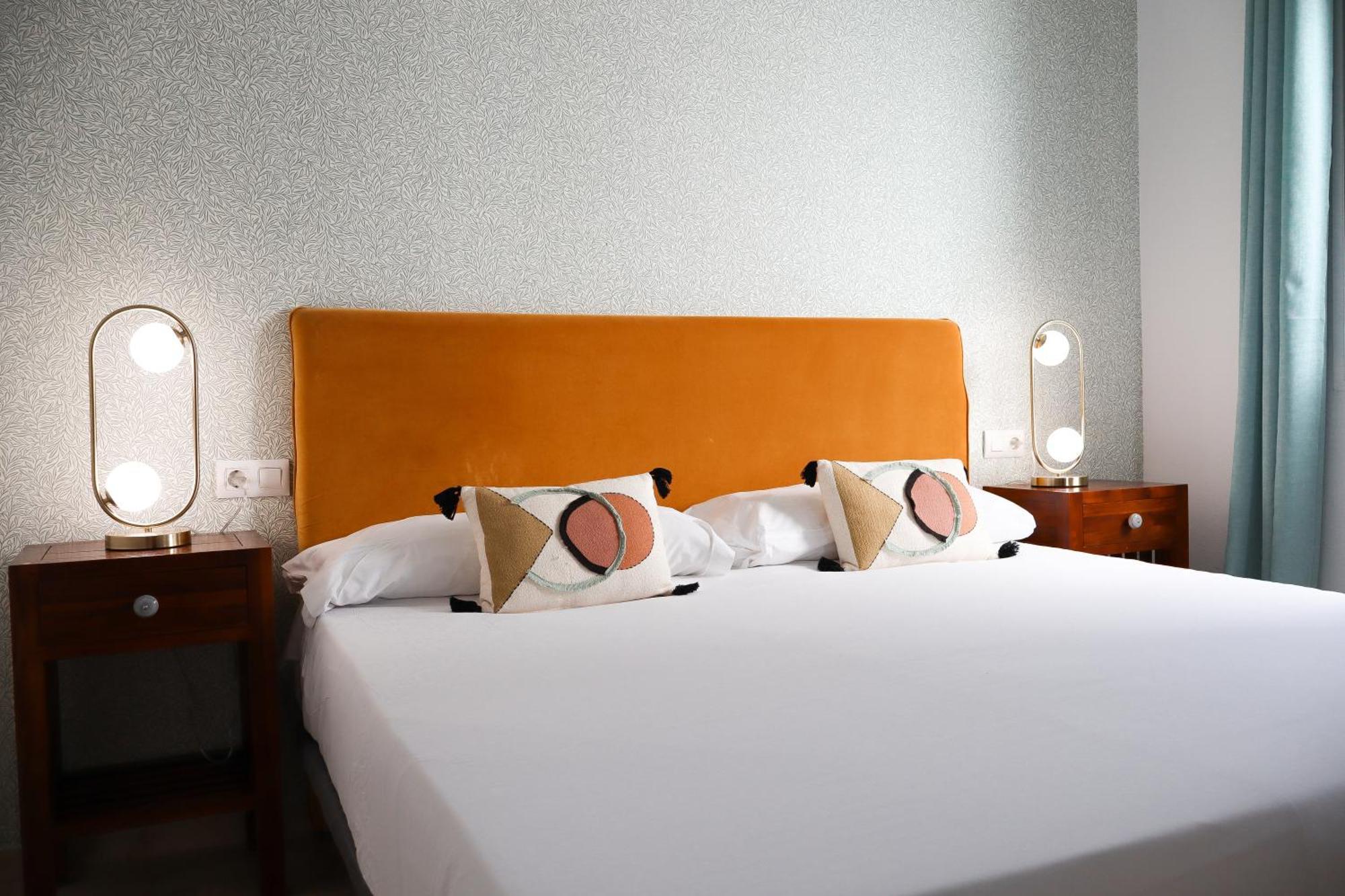 Monkeys Apartments Lumbreras Deluxe Sevilla Eksteriør bilde